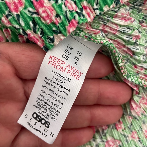 ASOS floral off the shoulder Bardot plisse mini dress - Picture 10 of 10